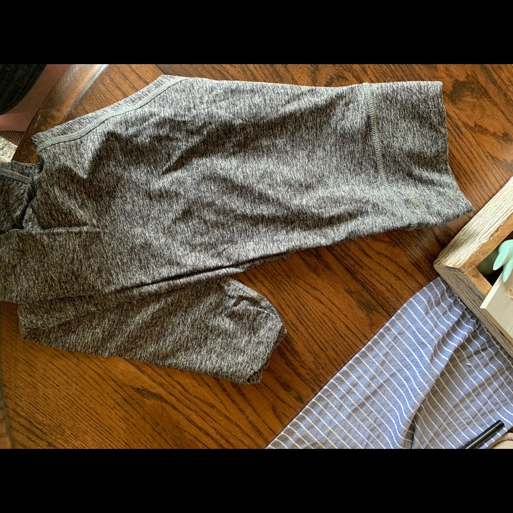 Victoria secret ultimate yoga leggings.